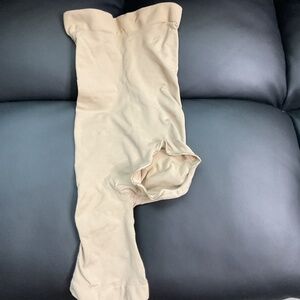 SKIMS Seamless Sculpt High Waist Mid-Thigh Shorts Sand Size XS